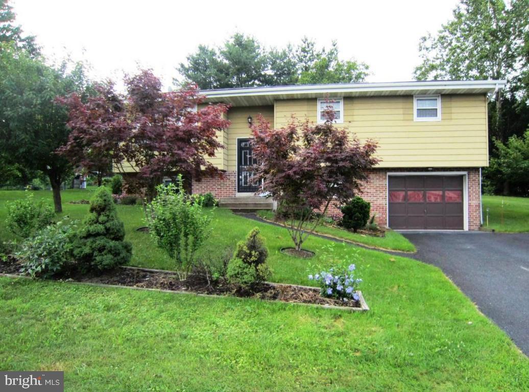 1671 North Reading Road Stevens, PA 17578 - Photo 1 of 36 Gallery Image 1