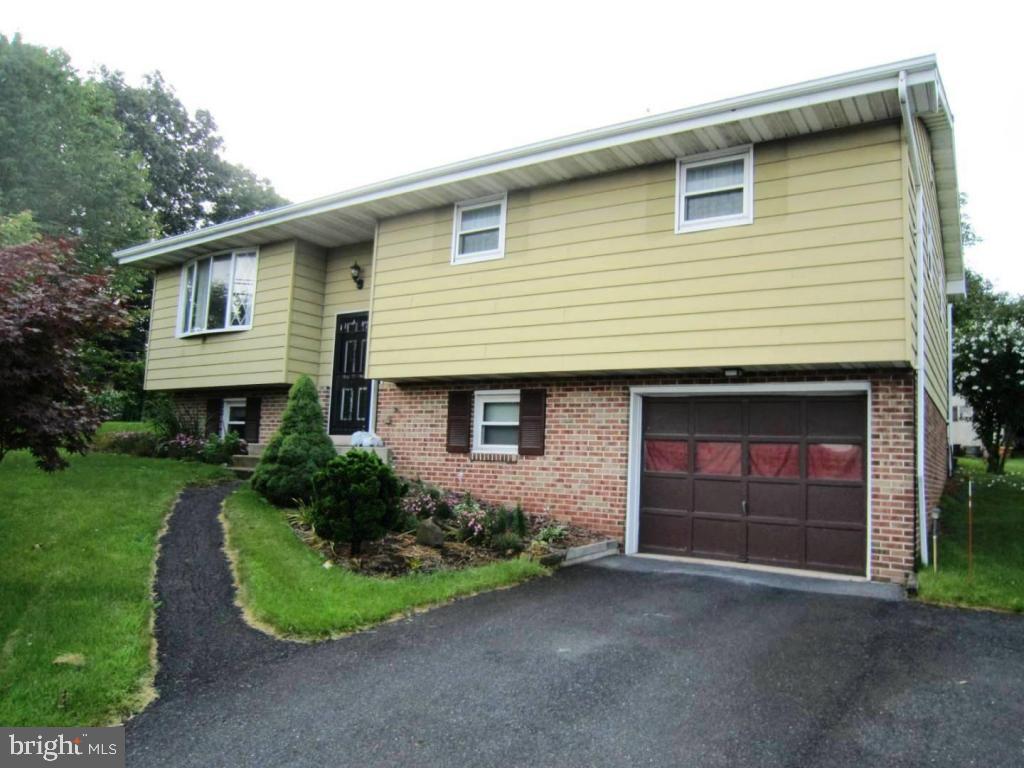 1671 North Reading Road Stevens, PA 17578 - Photo 2 of 36 Gallery Image 2