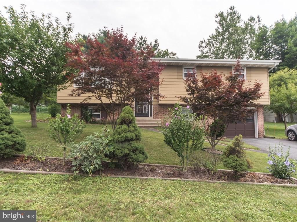 1671 North Reading Road Stevens, PA 17578 - Photo 3 of 36 Gallery Image 3