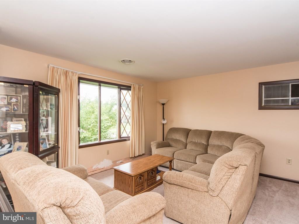 1671 North Reading Road Stevens, PA 17578 - Photo 7 of 36 Gallery Image 7