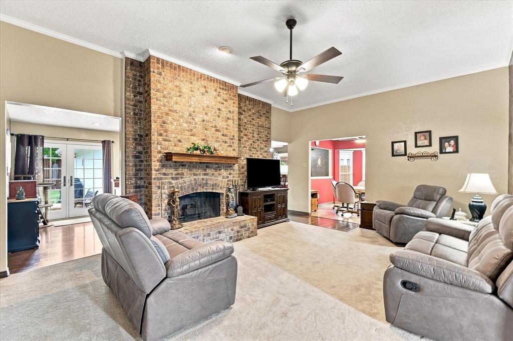914 Reno Street Lewisville, TX 75077 - Photo 9 of 40 Gallery Image 9