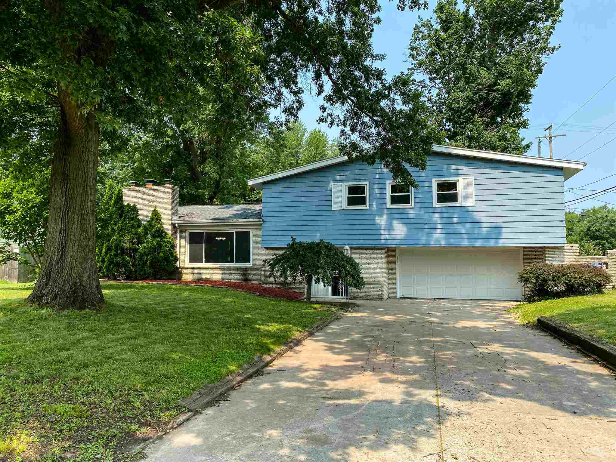 1720 Mayflower Road Fort Wayne, IN 46819 - Photo 1 of 34