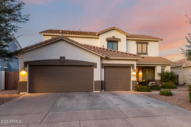 $824,900 | 4207 South Cozy Way, Gilbert, AZ 85297