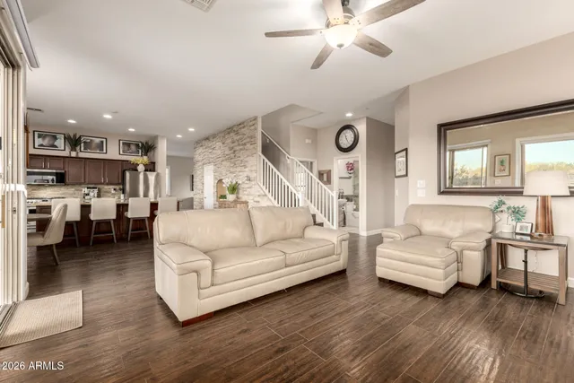 $824,900 | 4207 South Cozy Way, Gilbert, AZ 85297