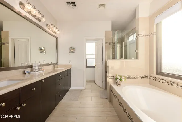 $824,900 | 4207 South Cozy Way, Gilbert, AZ 85297