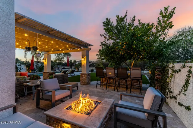 $824,900 | 4207 South Cozy Way, Gilbert, AZ 85297