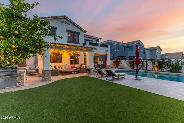 $824,900 | 4207 South Cozy Way, Gilbert, AZ 85297