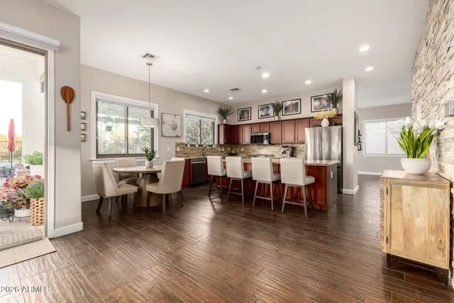 $824,900 | 4207 South Cozy Way, Gilbert, AZ 85297