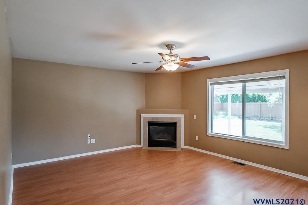 1612 Southwest Elk Circle, Unit CL Albany, OR 97321 - Photo 12 of 39 Gallery Image 12