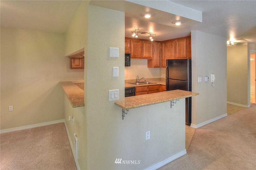 20328 Bothell Everett Highway, Unit B103 Bothell, WA 98012 - Photo 3 of 11