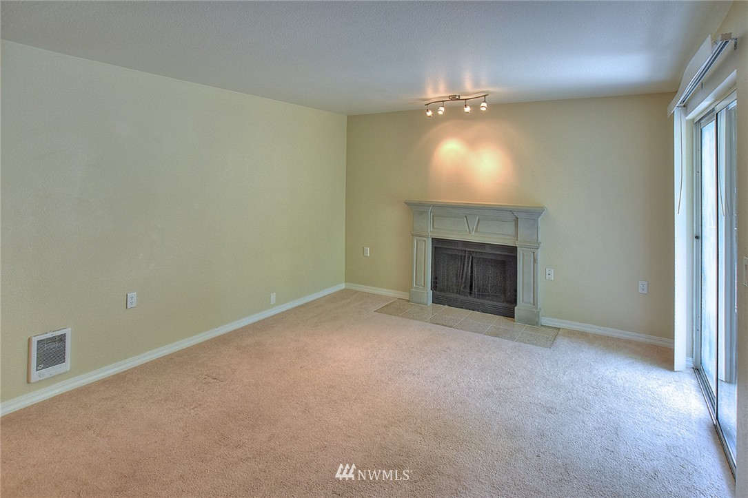20328 Bothell Everett Highway, Unit B103 Bothell, WA 98012 - Photo 5 of 11