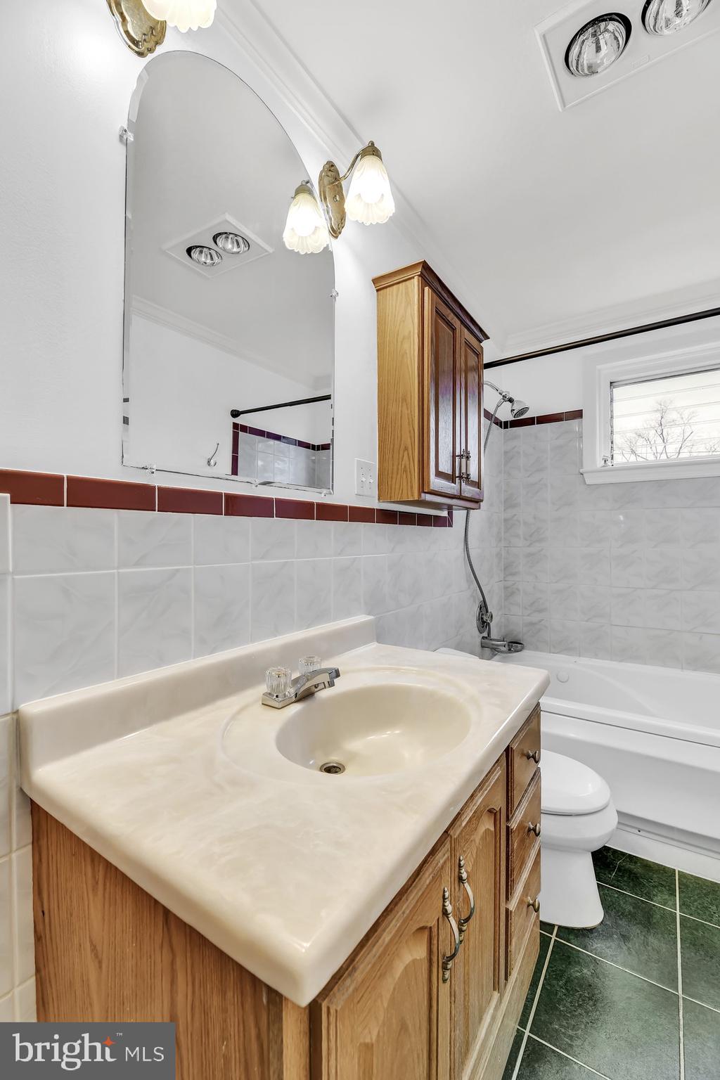 1210 Deanwood Road Baltimore, MD 21234 - Photo 18 of 33 Upper bath