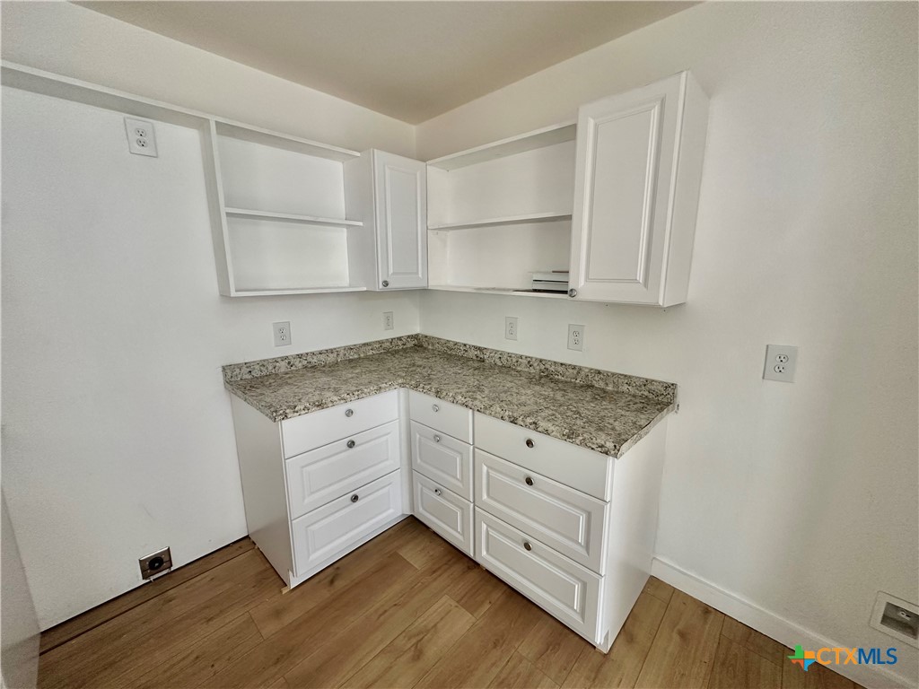 929 Veterans Street Seguin, TX 78155 - Photo 3 of 13 kitchen corner