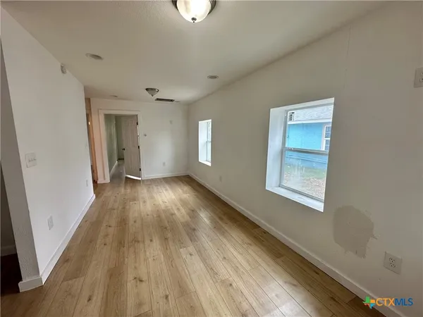 $137,500 | 929 Veterans Street, Seguin, TX 78155