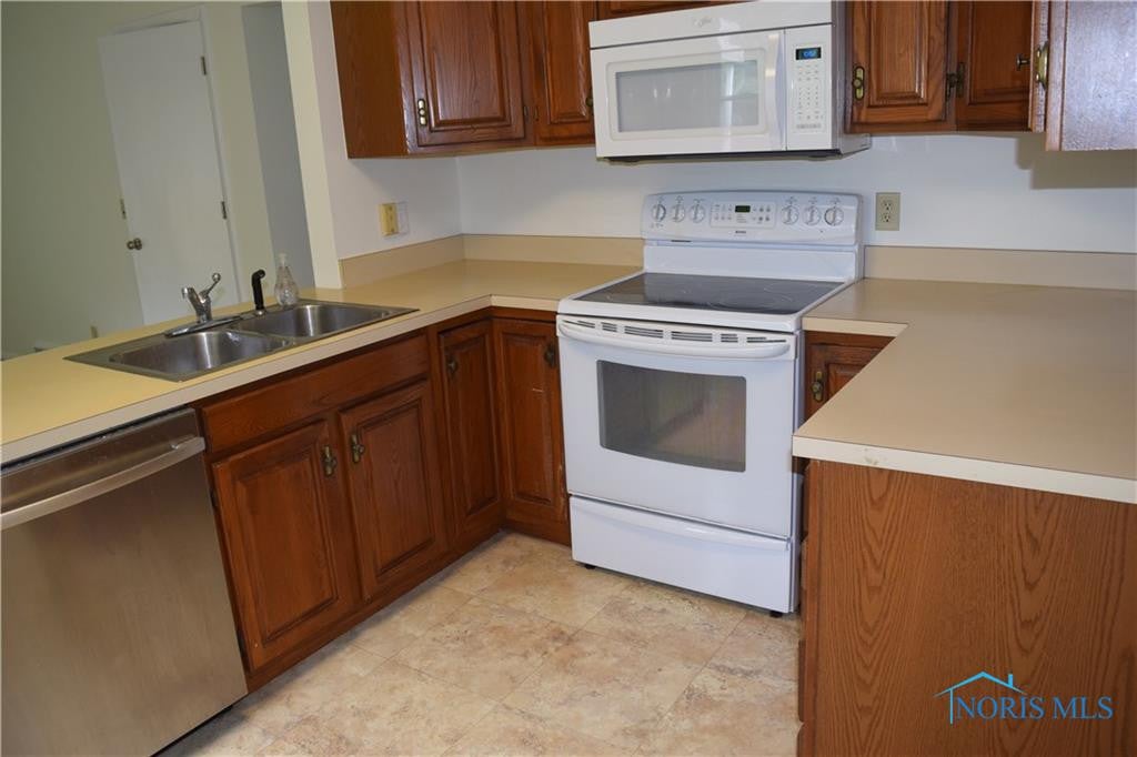 6467 Longfellow Road Sylvania, OH 43560 - Photo 3 of 20 Gallery Image 3