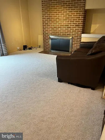 $1,750 | 147 E Street Northeast, Vienna, VA 22180