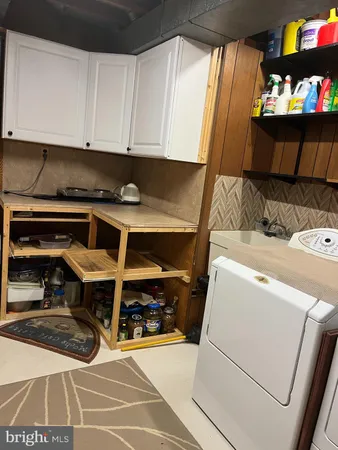 $1,750 | 147 E Street Northeast, Vienna, VA 22180