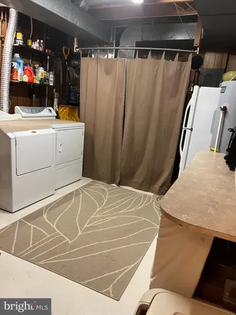 $1,750 | 147 E Street Northeast, Vienna, VA 22180