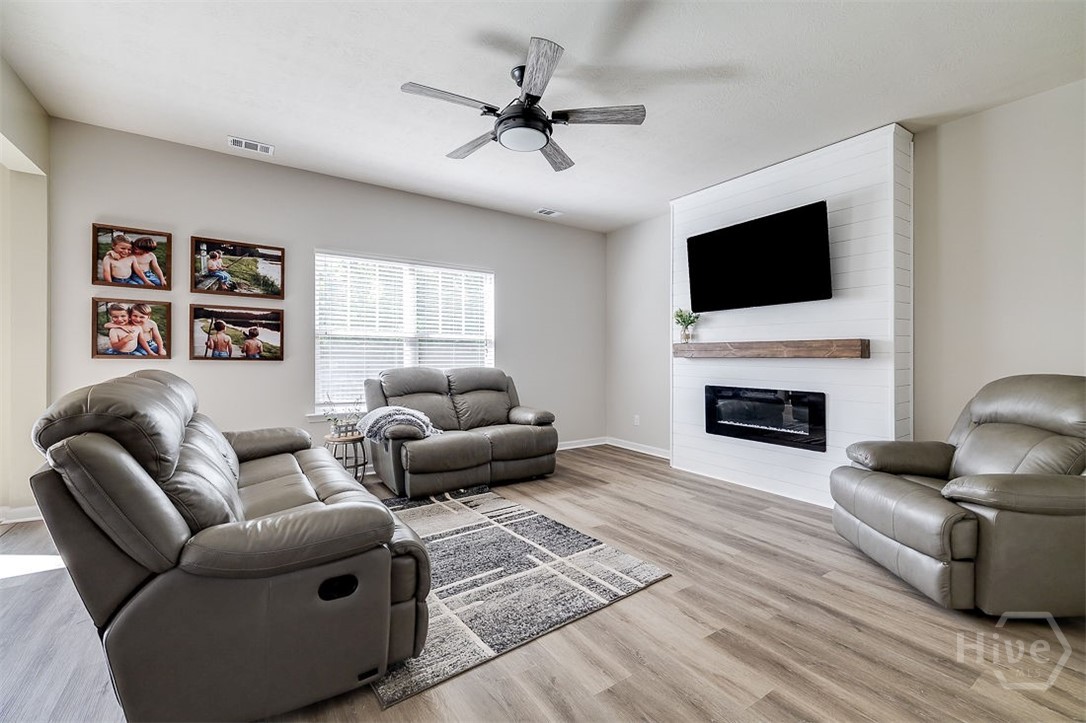 106 Cedar Ridge Drive Guyton, GA 31312 - Photo 17 of 39 Family Room