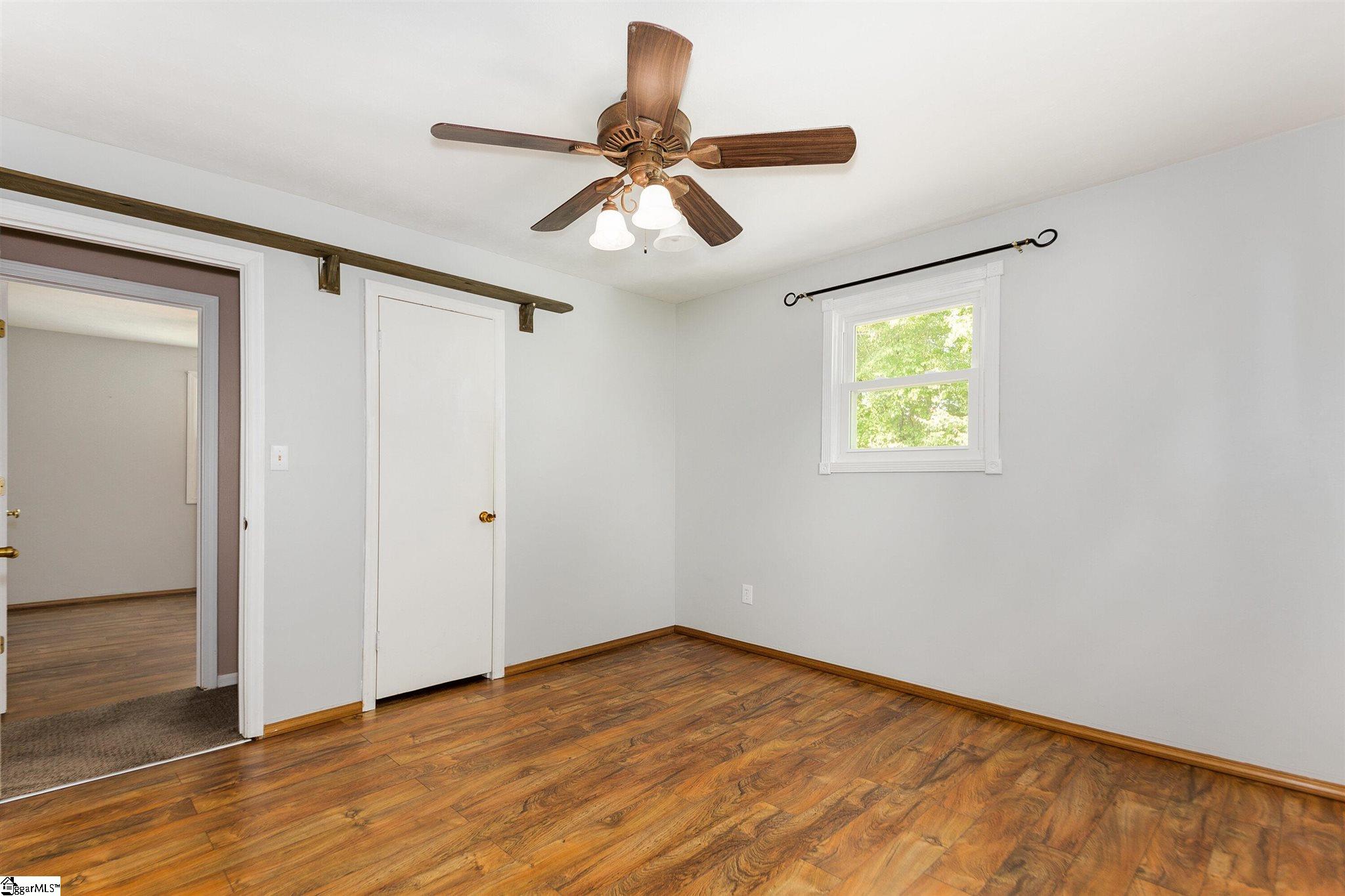 156 Long Shoals Road Marietta, SC 29661 - Photo 12 of 28 Gallery Image 12