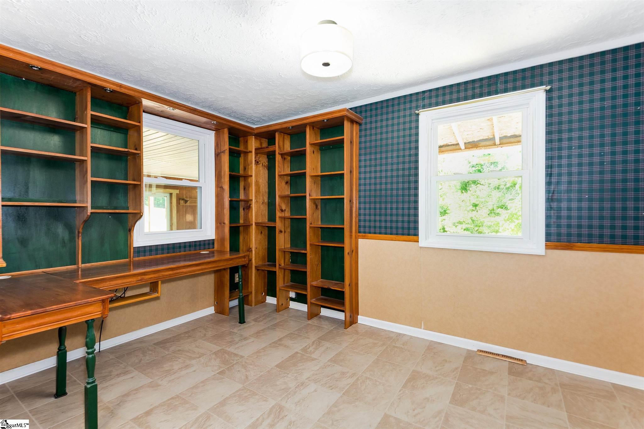156 Long Shoals Road Marietta, SC 29661 - Photo 8 of 28 Gallery Image 8