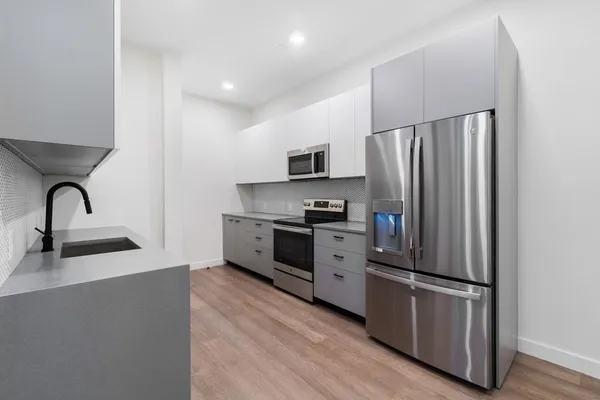 $3,400 | 217-221 Essex Street, Unit 302, Salem, MA 01970