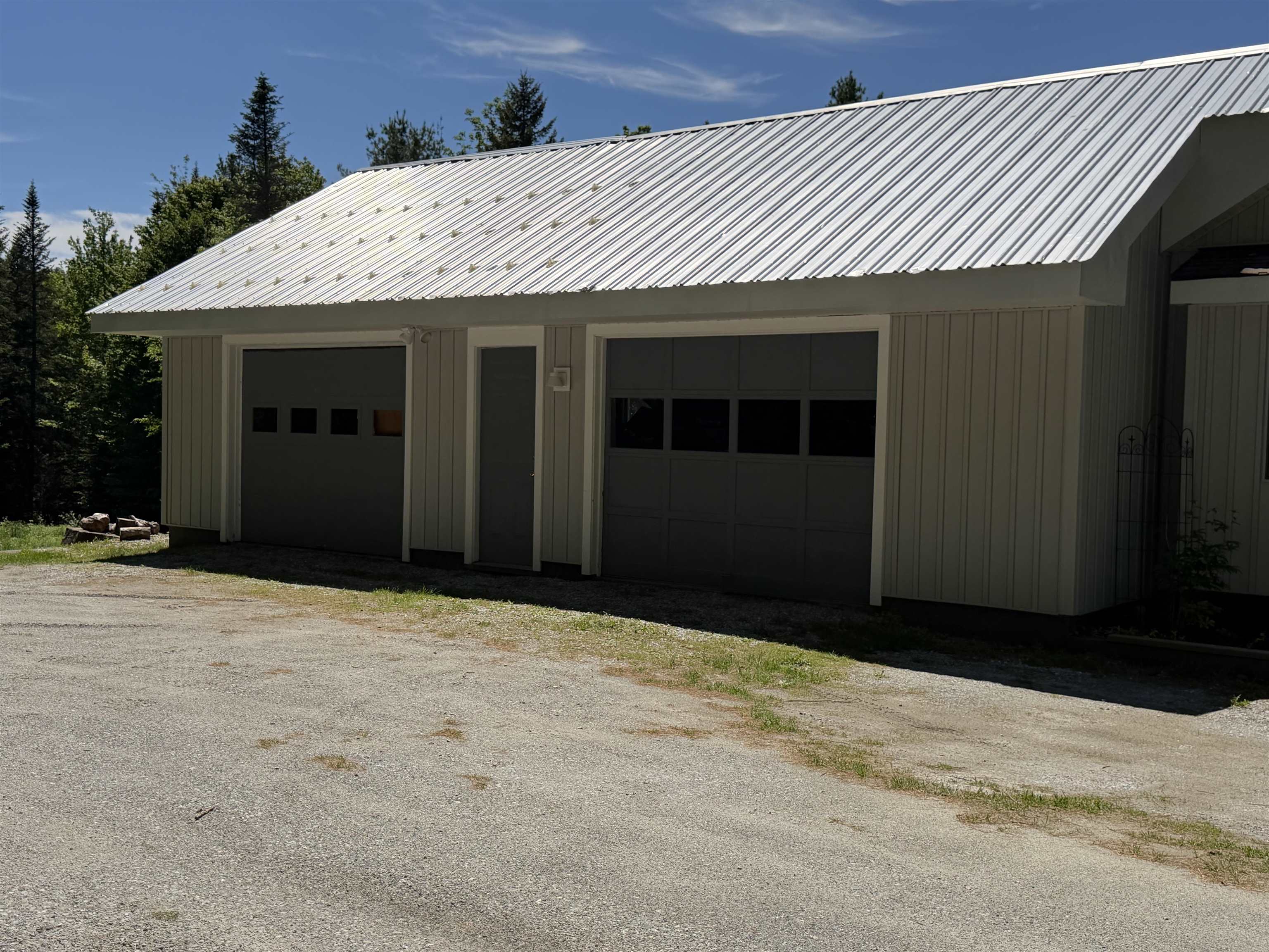 386 Howland Farm Road Mount Holly, VT 05730 - Photo 2 of 45