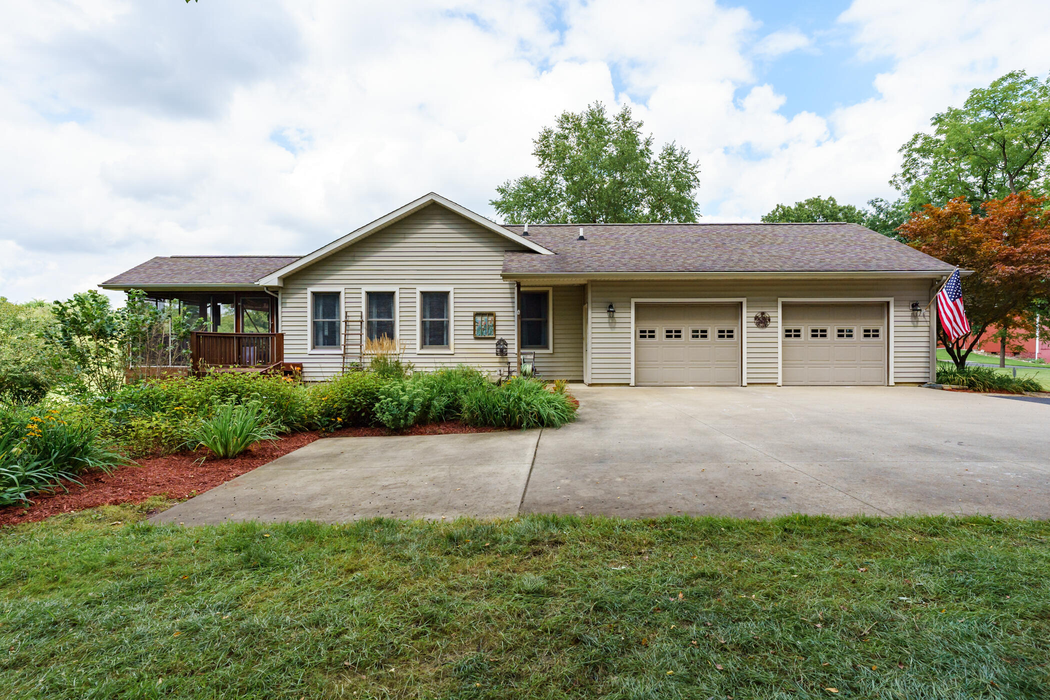 16509 18 Mile Road Marshall, MI 49068 - Photo 2 of 59 18_Mile_Rd_16509_Marshall_49068-1