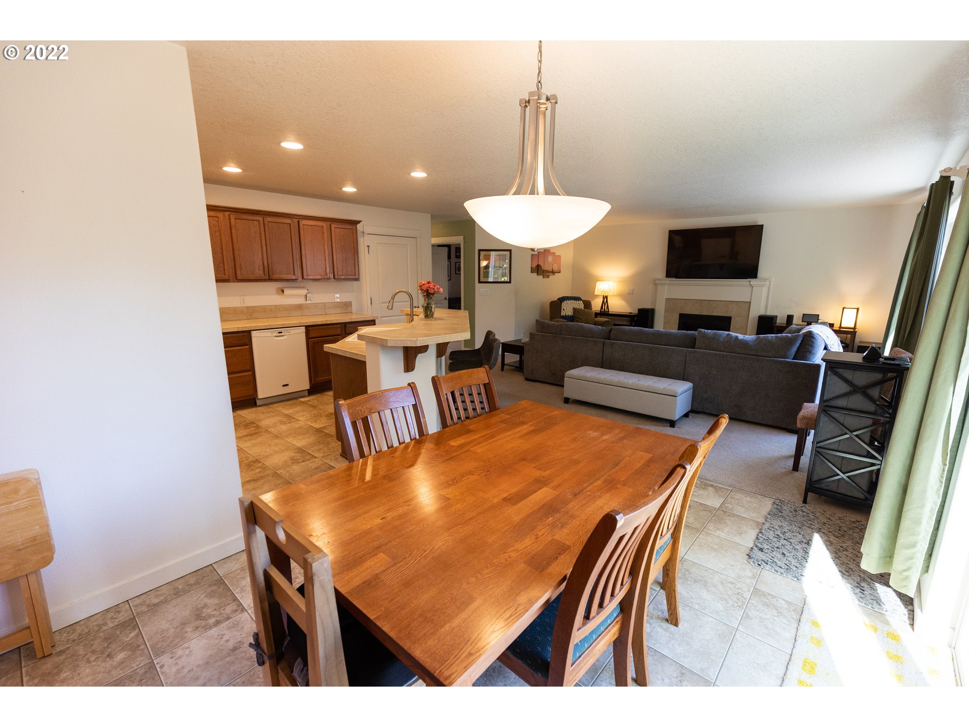 37845 Hamilton Ridge Drive Sandy, OR 97055 - Photo 10 of 27 Dining Room