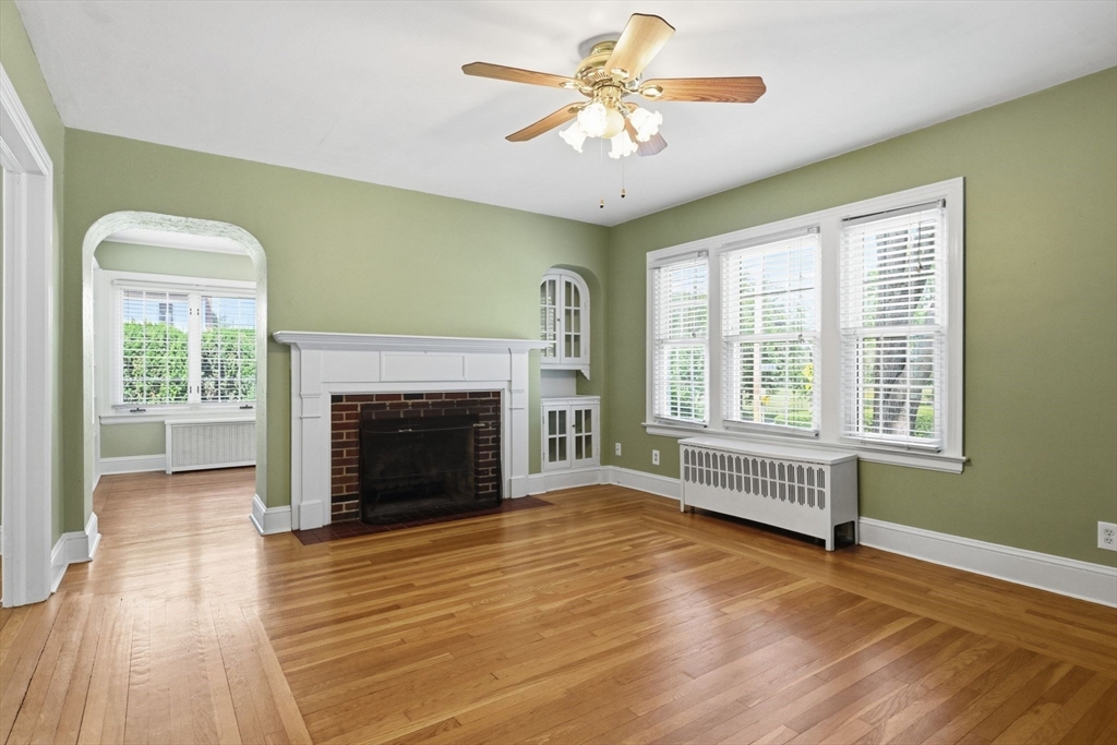3 Pinehurst Road Holyoke, MA 01040 - Photo 7 of 37