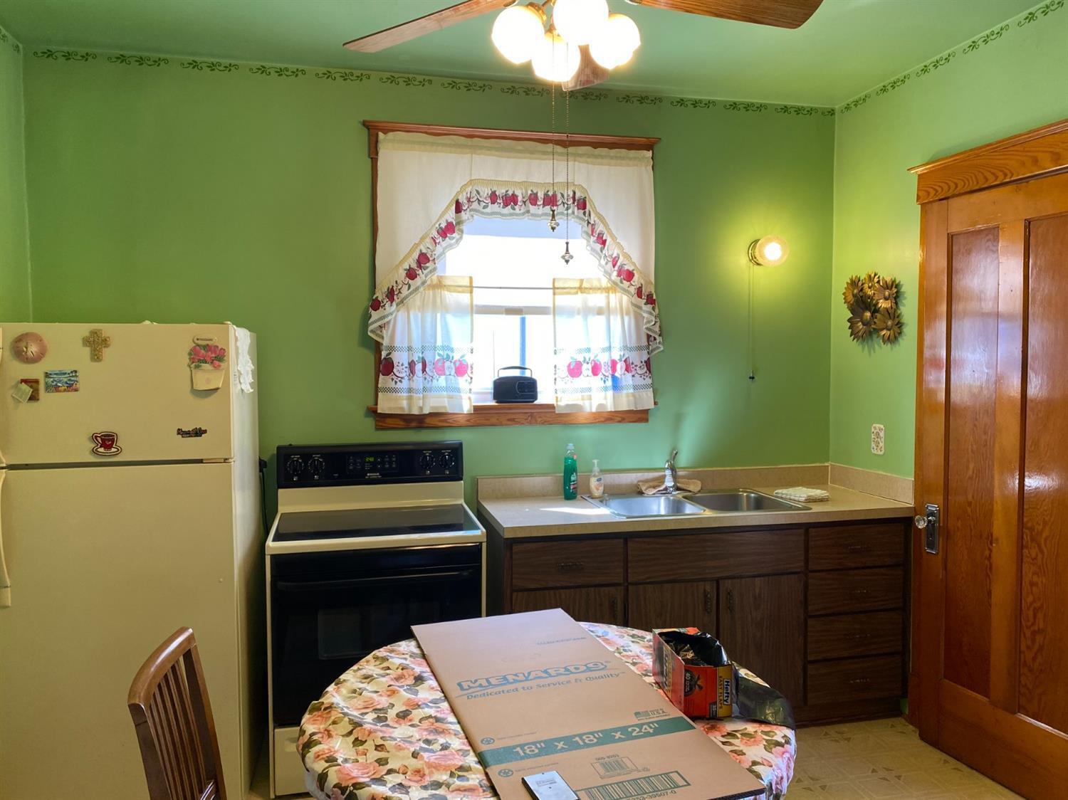 1122 Groesbeck Road Cincinnati, OH 45224 - Photo 3 of 44 Gallery Image 3