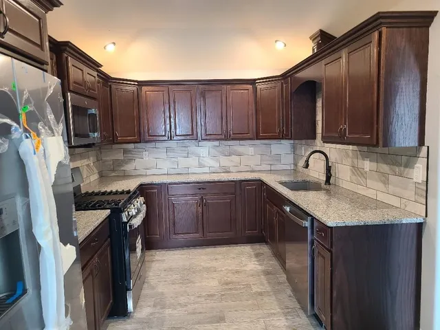 $214,000 | 420 West Poplar Avenue, Arkansas City, KS 67005