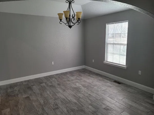 $214,000 | 420 West Poplar Avenue, Arkansas City, KS 67005