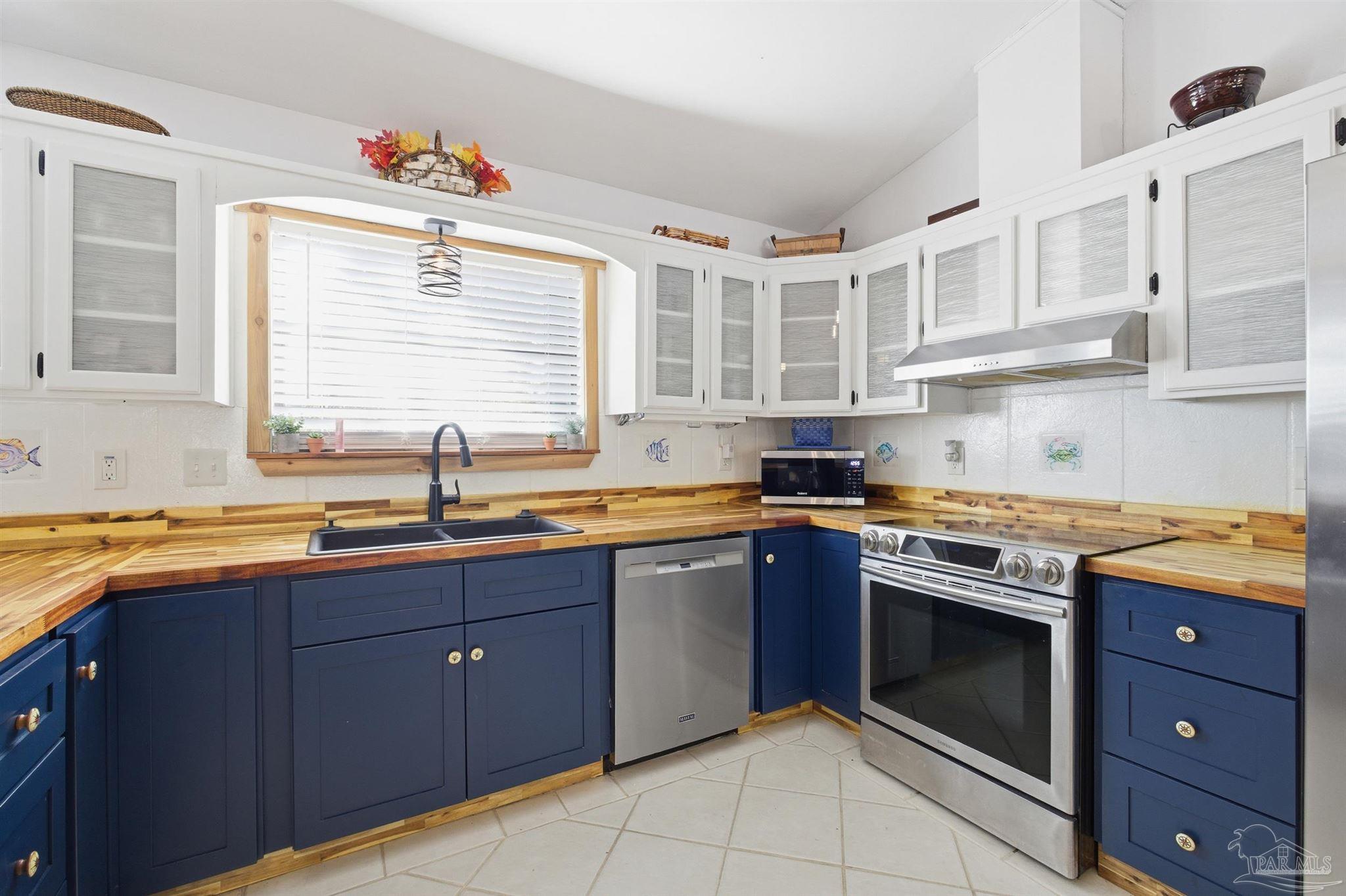 14001 Innerarity Point Road Pensacola, FL 32507 - Photo 13 of 54