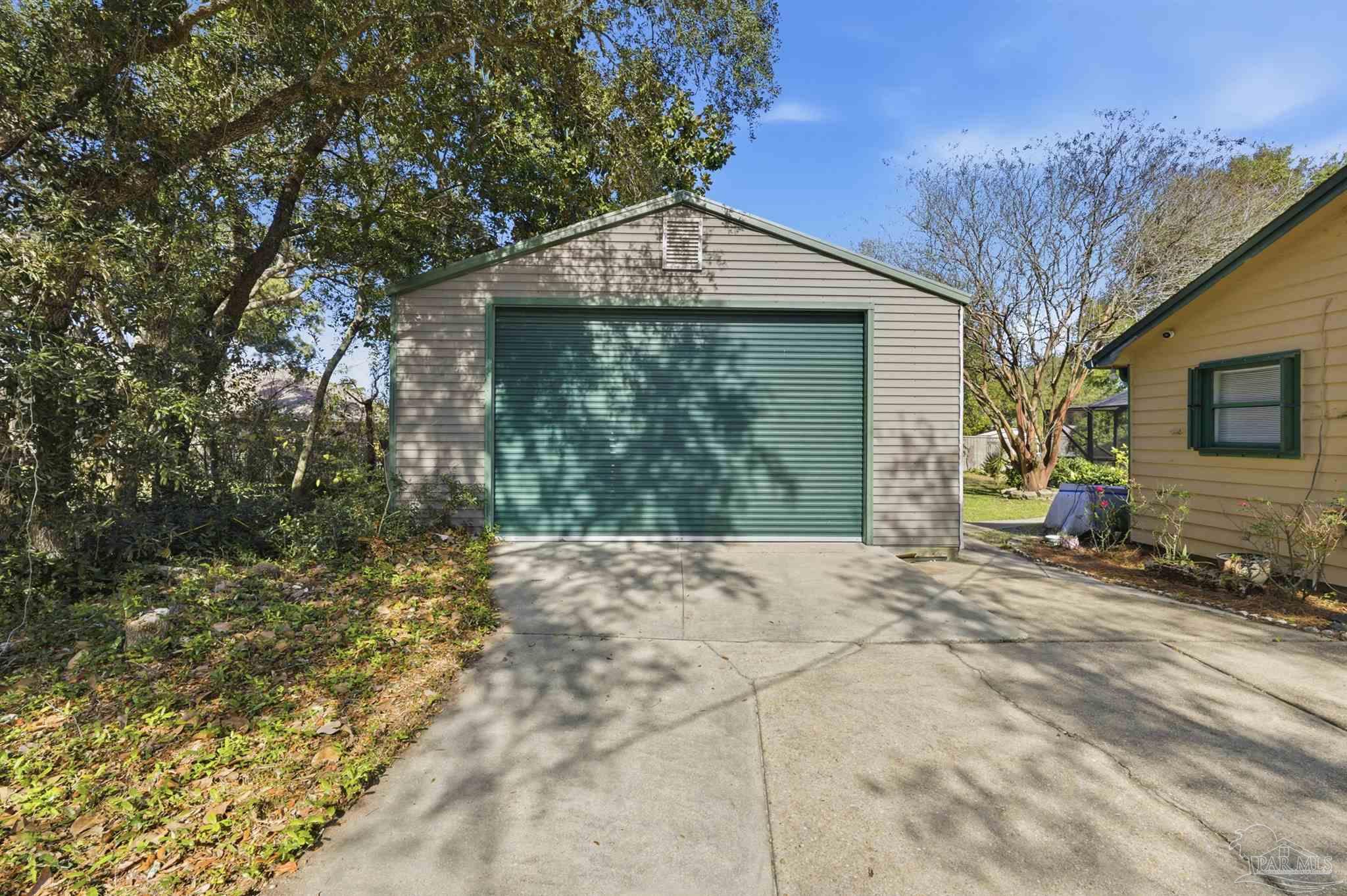 14001 Innerarity Point Road Pensacola, FL 32507 - Photo 38 of 54