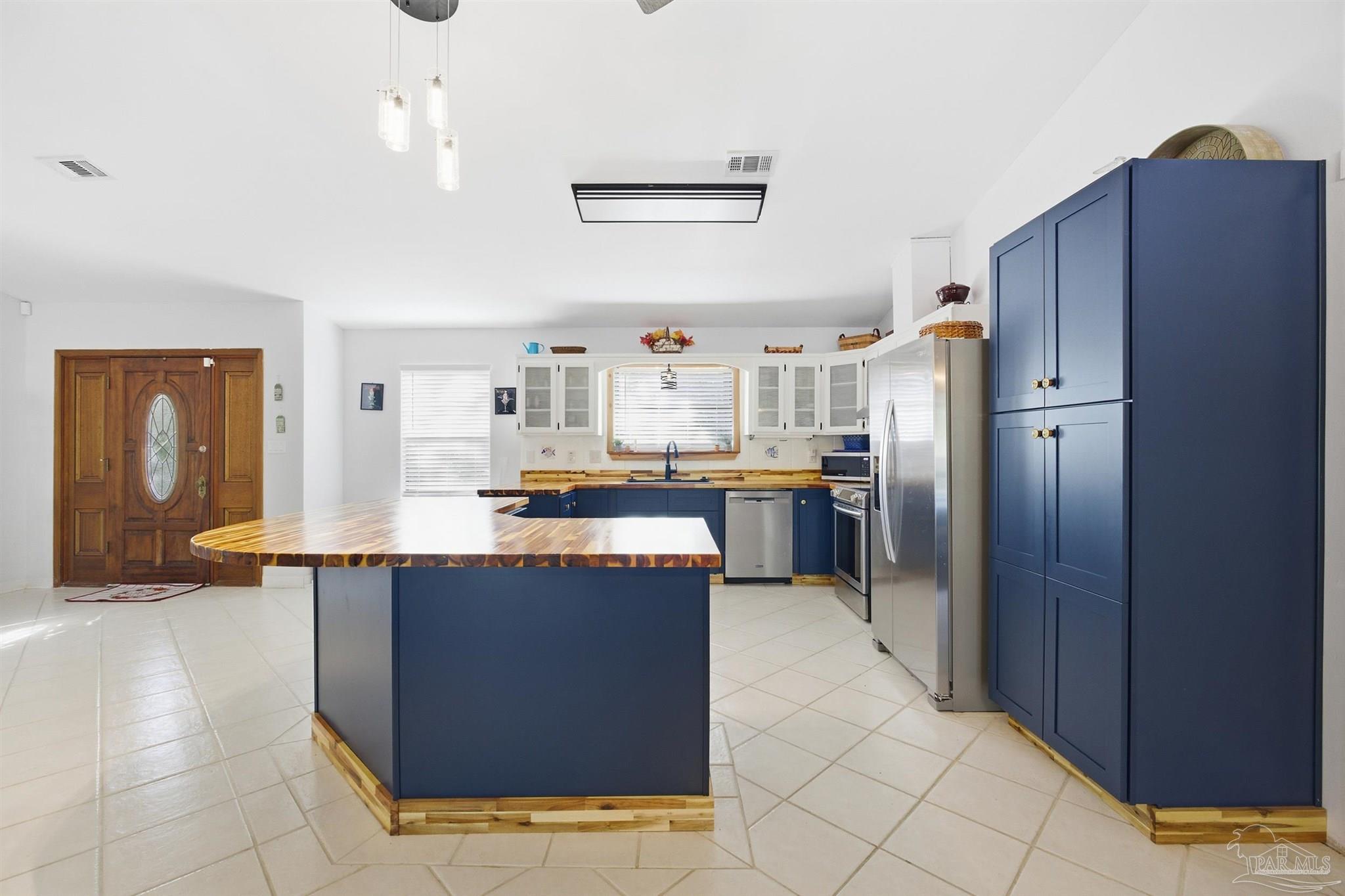 14001 Innerarity Point Road Pensacola, FL 32507 - Photo 10 of 54