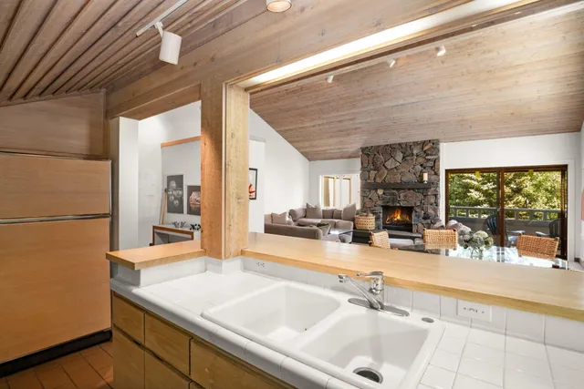 $2,995,000 | 569 Wildflower Condo Drive, Sun Valley, ID 83353