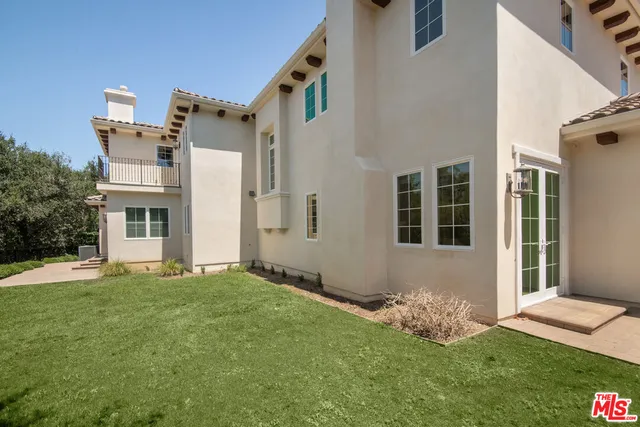 $9,200 | 18326 Columbus Circle, Tarzana, CA 91356