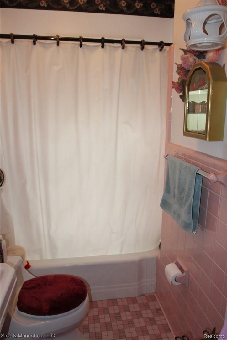 205 Muir Road Grosse Pointe, MI 48236 - Photo 32 of 60 IMG_5108.JPG