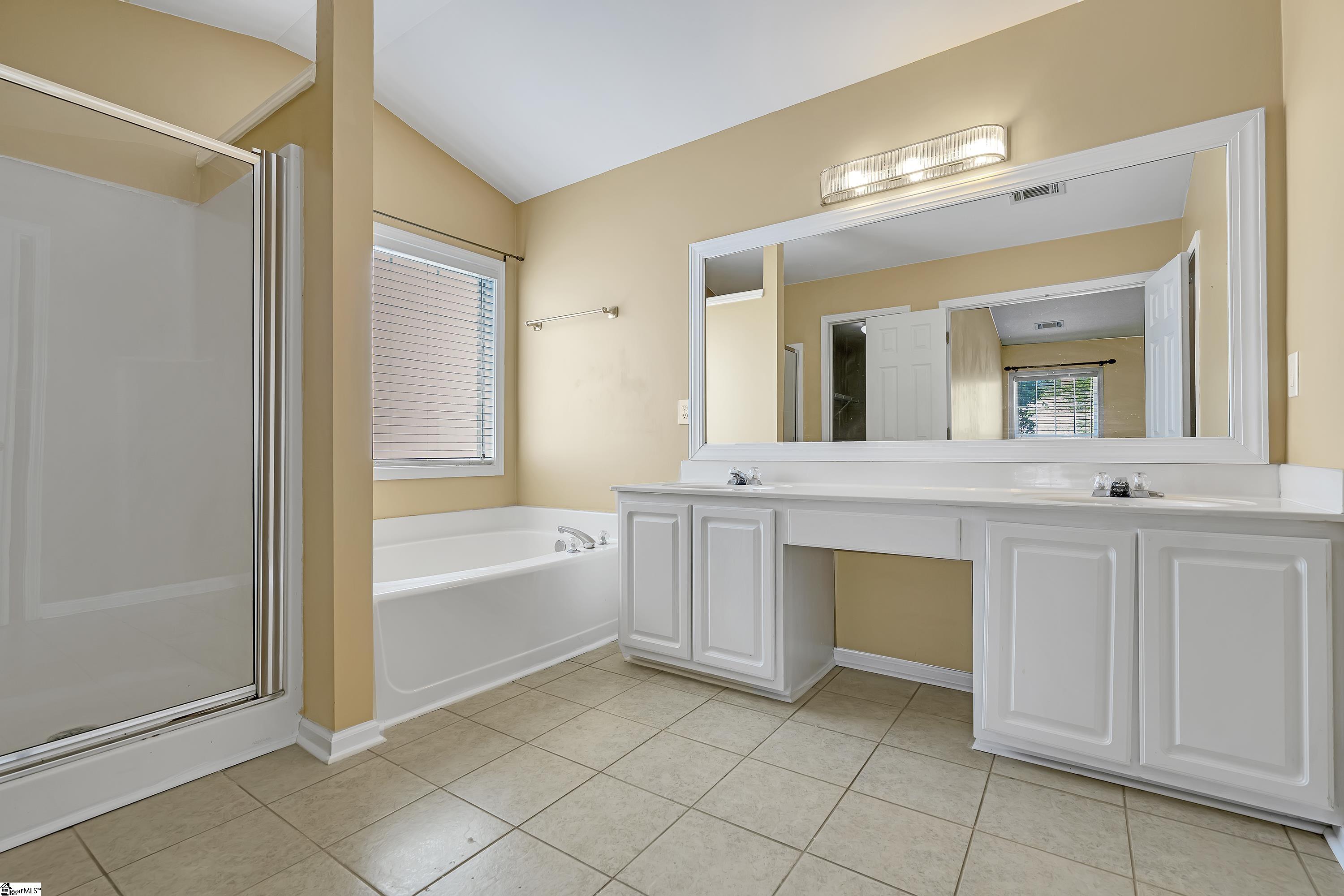 105 Tagus Court Greenville, SC 29607 - Photo 21 of 33 Separate Shower, Soaking Tub
