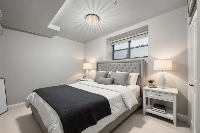 $550,000 | 1647 West Addison Street, Unit 1B, Chicago, IL 60613