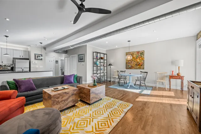 $550,000 | 1647 West Addison Street, Unit 1B, Chicago, IL 60613