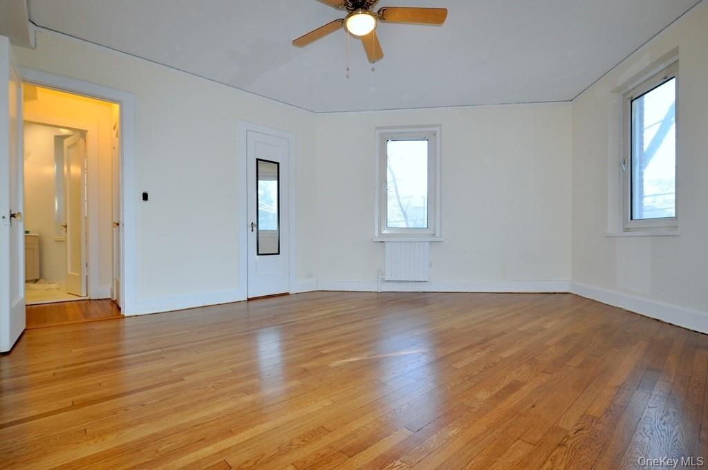 69 Harney Road, Unit 3A Scarsdale, NY 10583 - Photo 15 of 22 Large bedroom with refinished hardwood floors.