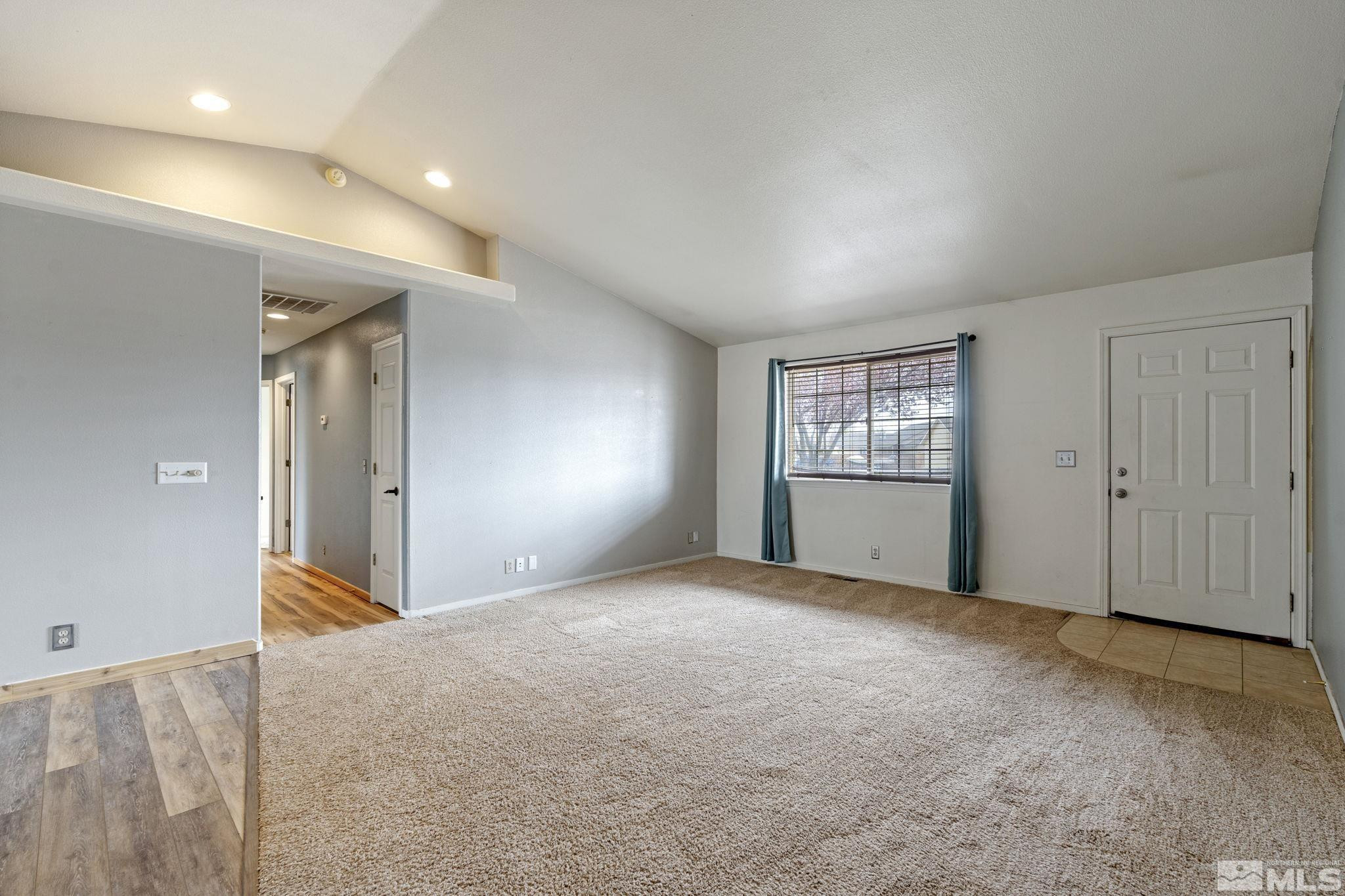1240 Lattin Road Fallon, NV 89406 - Photo 5 of 34 a view of an empty room and window