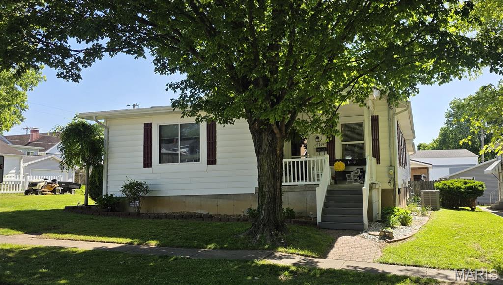 209 Knapp Avenue Chester, IL 62233 - Photo 5 of 59