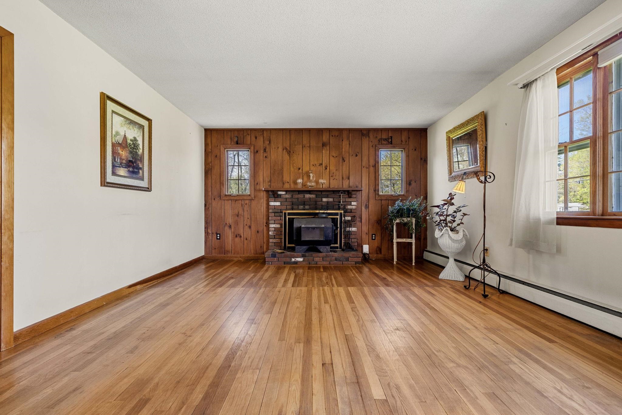 58 Willow Road East Kingston, NH 03827 - Photo 11 of 47