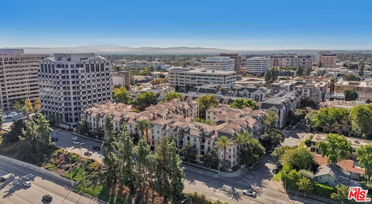 290 North Hudson Avenue, Unit 403W Pasadena, CA 91101 - Photo 4 of 25 a view of a city