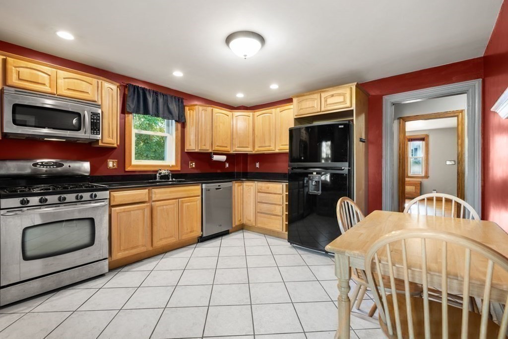 35 Kenilworth Road Arlington, MA 02476 - Photo 6 of 27