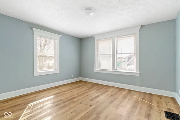 $158,500 | 17 East Parkview Avenue, Indianapolis, IN 46201