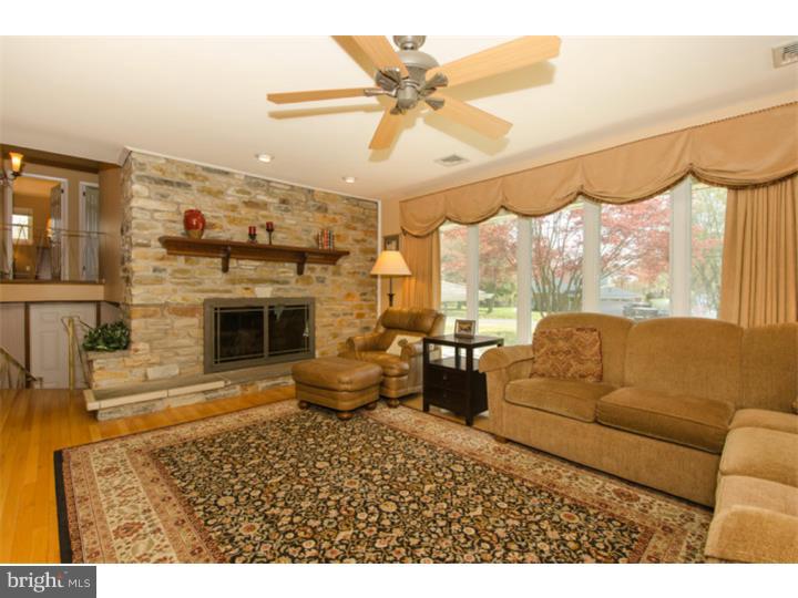 4570 Garland Road Bensalem, PA 19020 - Photo 4 of 25 Living Room